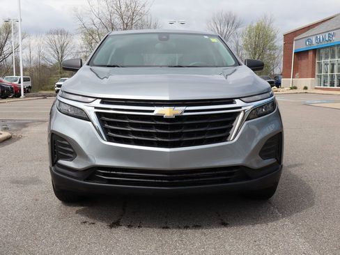 Used 2023 Chevrolet Equinox LS w/ LS Convenience Package FWD image 5
