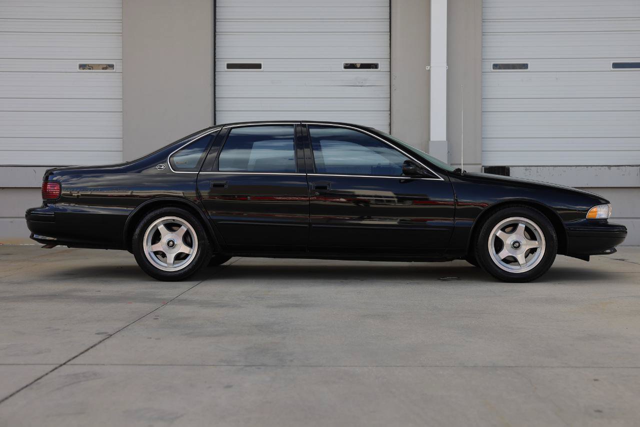 Used 1995 Chevrolet Caprice SS RWD image 13