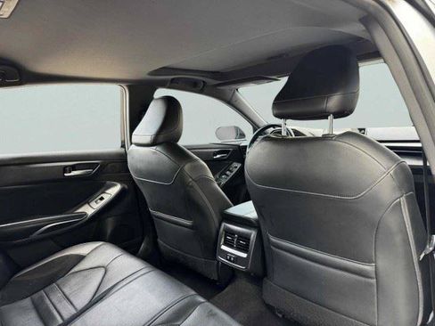 Used 2019 Toyota Avalon XSE FWD image 44