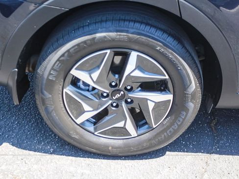 Used 2023 Kia Sorento EX FWD image 11