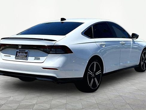 Used 2023 Honda Accord Sport image 3