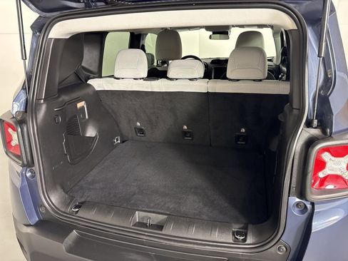 Used 2022 Jeep Renegade Latitude image 17