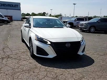 Used 2023 Nissan Altima 2.5 SV