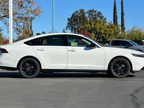 New 2025 Honda Accord SE image 3