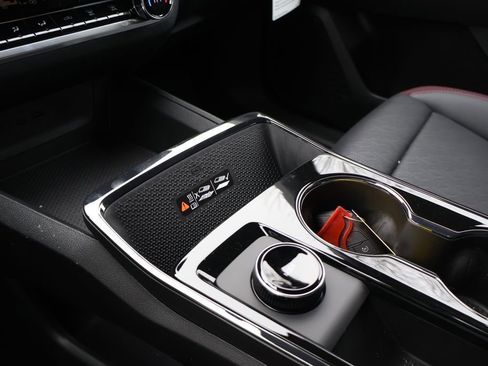 New 2026 Chevrolet Equinox RS w/ Convenience Package III FWD image 34