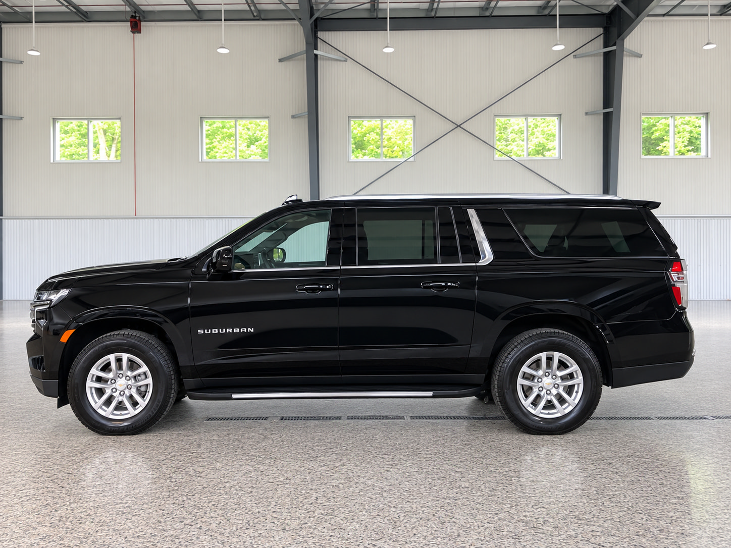 Used 2024 Chevrolet Suburban LT AWD/4WD image 4
