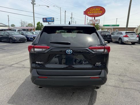 Used 2021 Toyota RAV4 XLE w/ Convenience Package AWD/4WD image 7