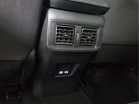 Used 2022 Toyota RAV4 XLE image 12