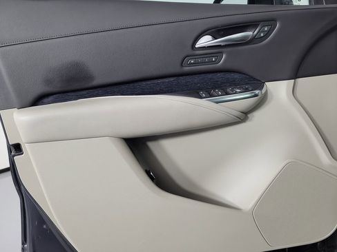 Certified 2023 Cadillac XT4 Premium Luxury image 2