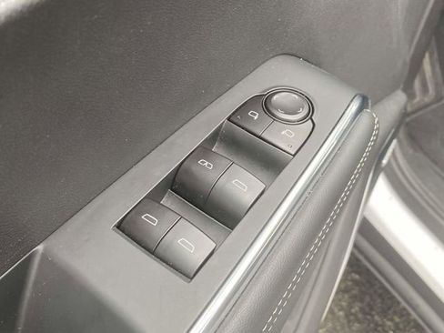 Used 2025 GMC Acadia Elevation image 21