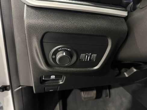 Used 2023 Jeep Grand Cherokee L Laredo AWD/4WD image 38