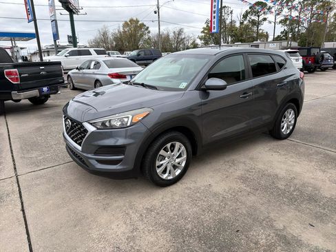 Used 2019 Hyundai Tucson SE image 2