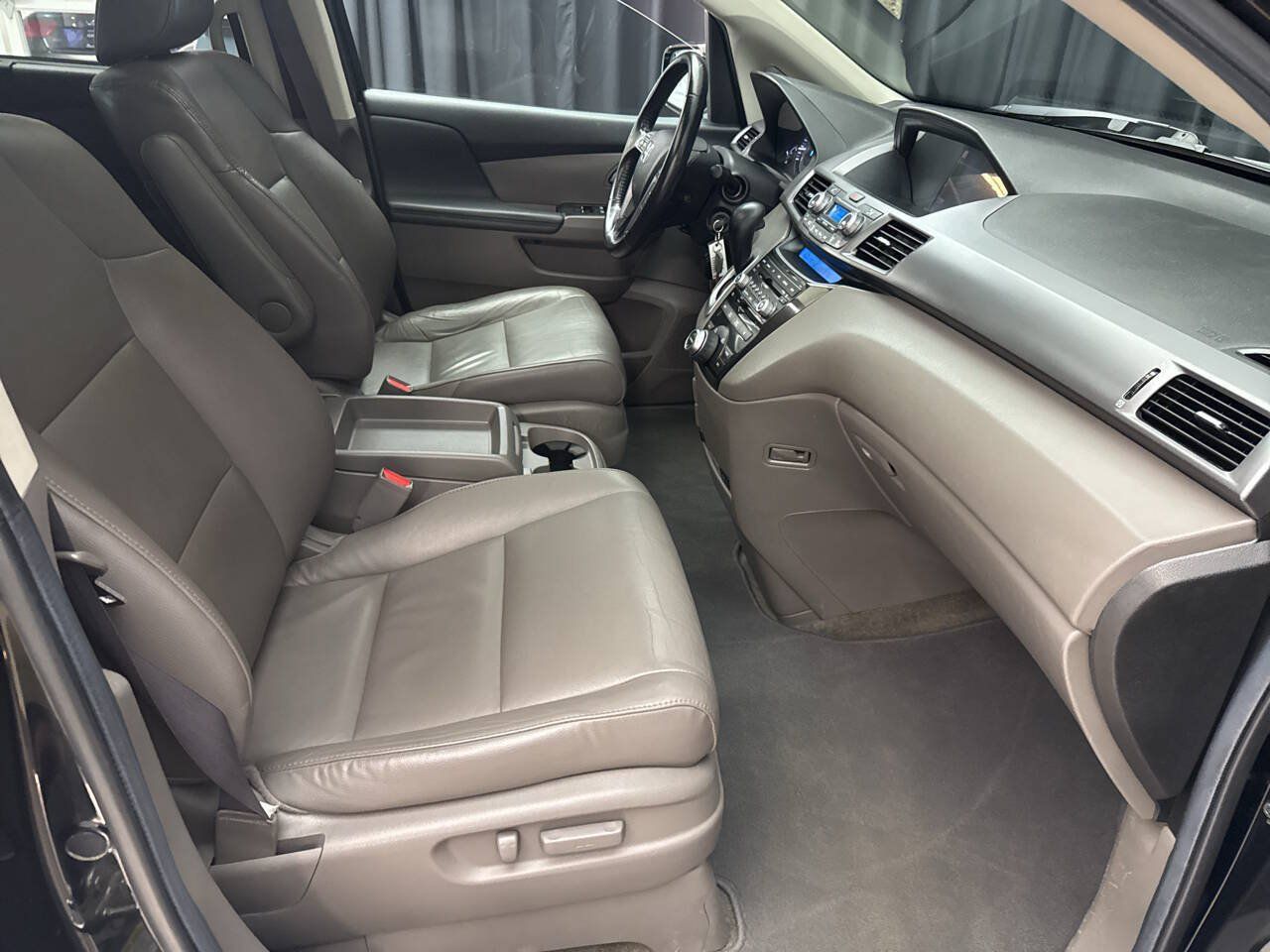 Used 2013 Honda Odyssey Touring Elite image 33