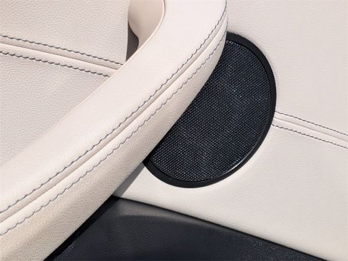 Used 2024 BMW X4 M40i w/ Premium Package image 12