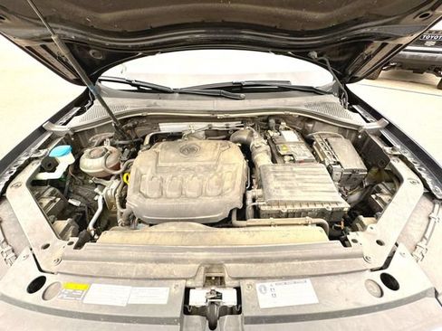 Used 2019 Volkswagen Tiguan SEL Premium R-Line AWD/4WD image 31