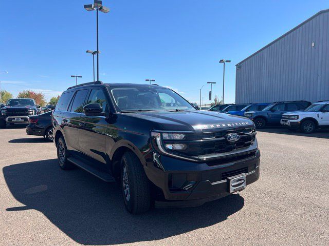 Used 2025 Ford Expedition Active AWD/4WD image 7