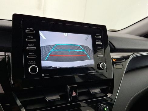 Used 2021 Toyota Camry SE FWD image 7