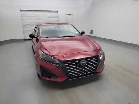 Used 2023 Nissan Altima 2.0 SR FWD image 14