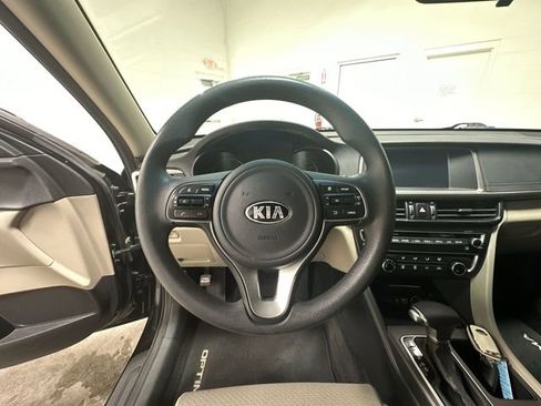 Used 2018 Kia Optima LX w/ 17" Alloy Wheels Package FWD image 18