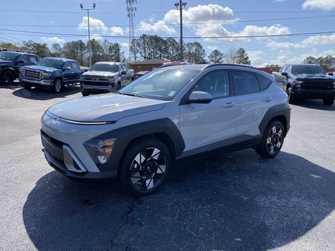 Certified 2025 Hyundai Kona SEL image 9