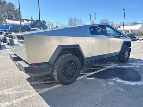 Used 2024 Tesla Cybertruck AWD Crew Cab image 5