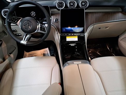 New 2026 Mercedes-Benz GLC 300 image 9