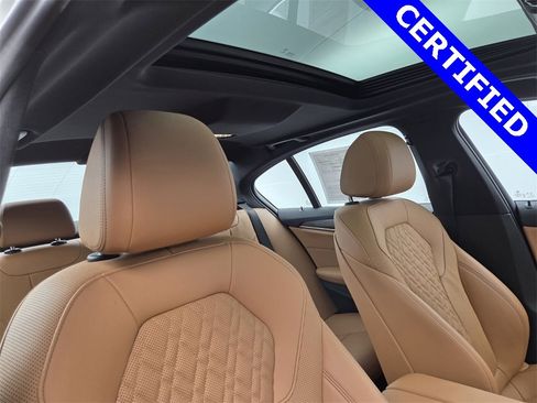 Certified 2023 BMW 530e w/ Premium Package image 19
