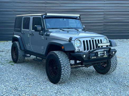 Used 2018 Jeep Wrangler Unlimited Sport S image 7