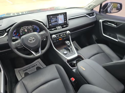Used 2021 Toyota RAV4 Limited AWD/4WD image 9