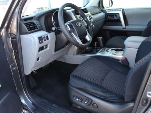 Used 2012 Toyota 4Runner SR5 w/ Convenience Pkg AWD/4WD image 11