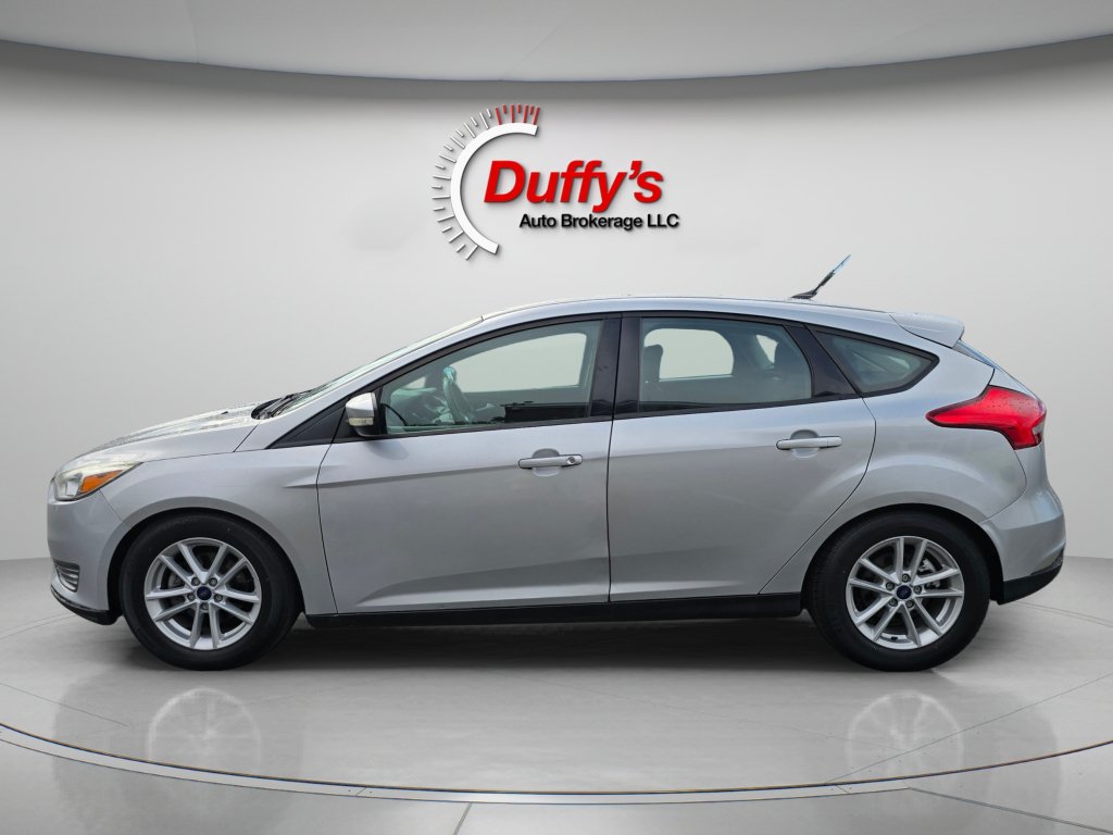 Used 2016 Ford Focus SE w/ SE Cold Weather Package FWD image 7