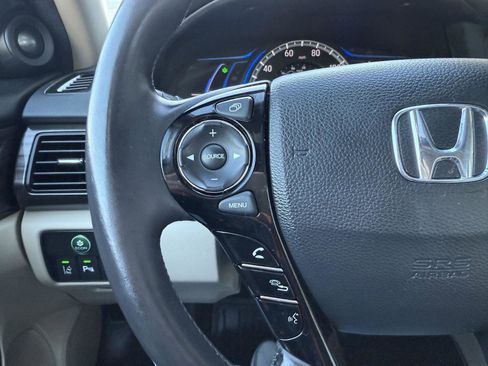 Used 2017 Honda Accord Touring image 28