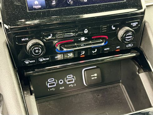 Certified 2023 Jeep Grand Cherokee Altitude AWD/4WD image 19