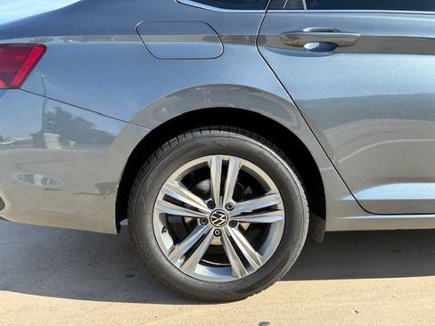 Used 2024 Volkswagen Jetta SE image 9