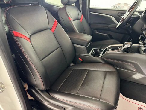 Used 2023 Chevrolet Colorado Z71 w/ Z71 Convenience Package 2 AWD/4WD image 33