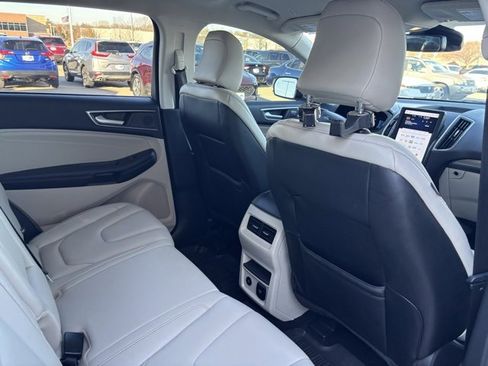 Used 2022 Ford Edge Titanium image 27