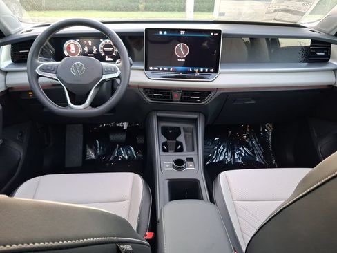 New 2026 Volkswagen Tiguan SE FWD image 6