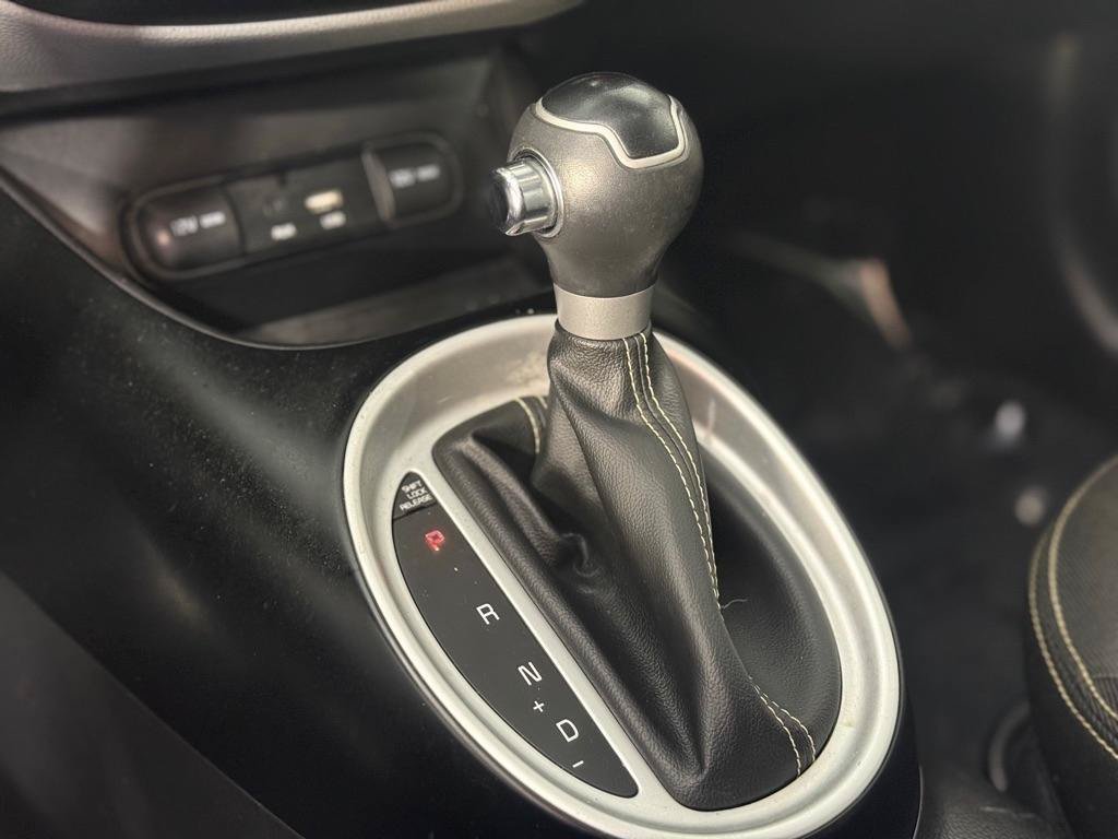 Used 2016 Kia Soul + FWD image 17