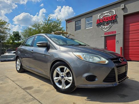 Used 2014 Ford Focus SE FWD image 16