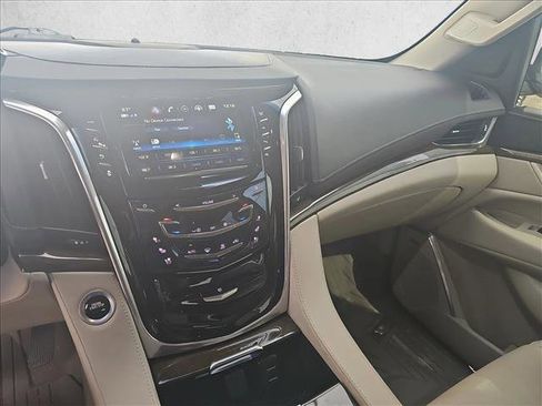 Used 2019 Cadillac Escalade Premium Luxury image 19