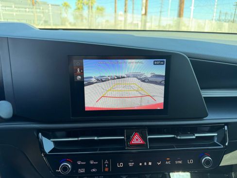 Used 2026 Kia Niro LX FWD image 22