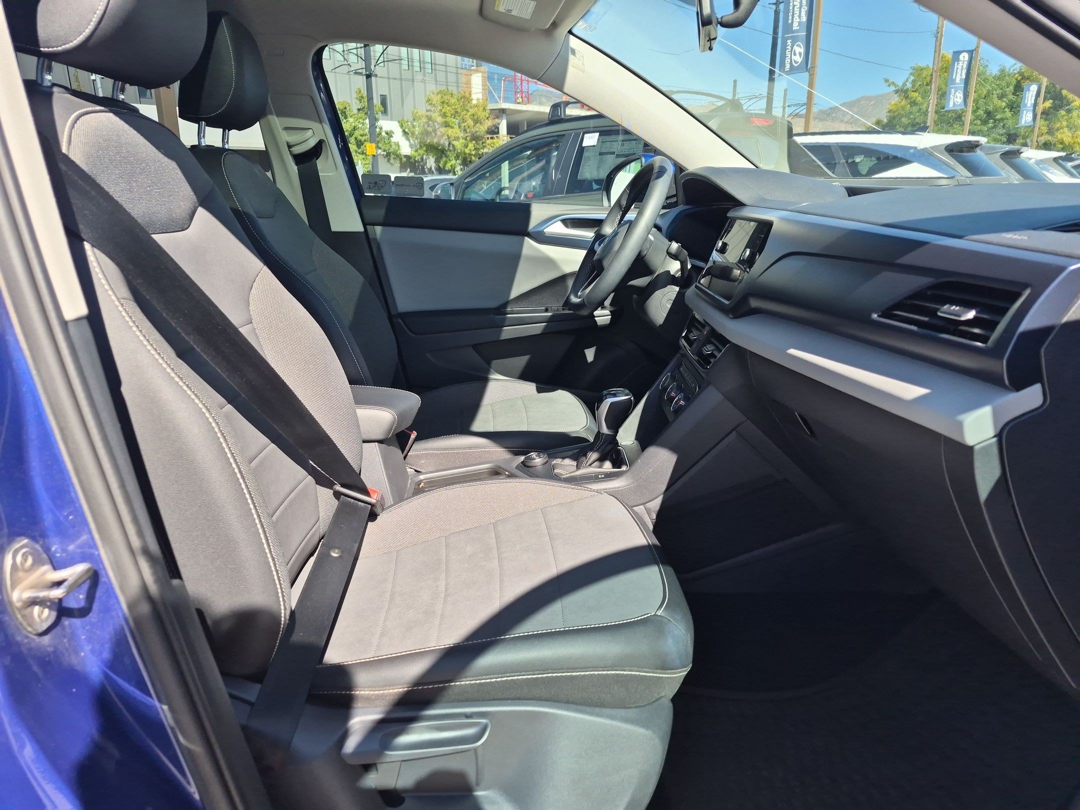 Used 2022 Volkswagen Taos SE FWD image 29