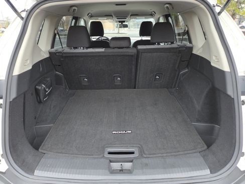 Used 2023 Nissan Rogue SV image 19