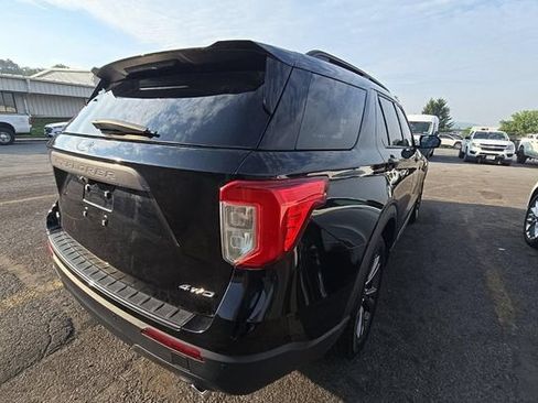 Used 2023 Ford Explorer XLT w/ Equipment Group 202A AWD/4WD image 3