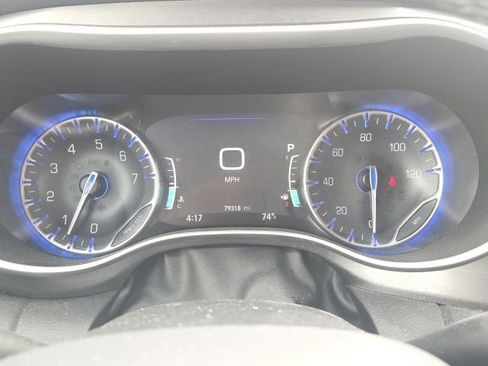 Used 2023 Chrysler Pacifica Touring-L FWD image 47