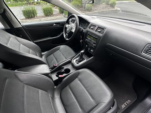 Used 2012 Volkswagen Jetta SE FWD image 13