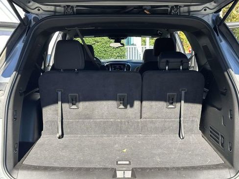 Used 2023 Chevrolet Traverse LT image 23