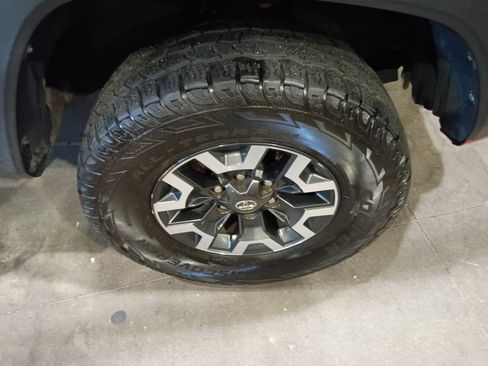 Used 2022 Toyota Tacoma TRD Off-Road w/ Technology Package AWD/4WD image 29