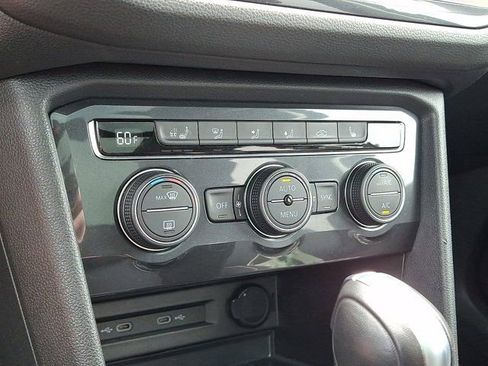 Used 2021 Volkswagen Tiguan SEL image 21