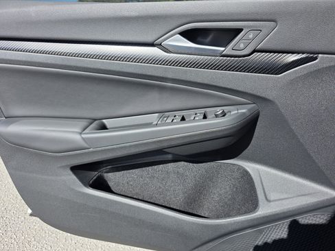 Used 2025 Volkswagen Golf R Black Edition image 22